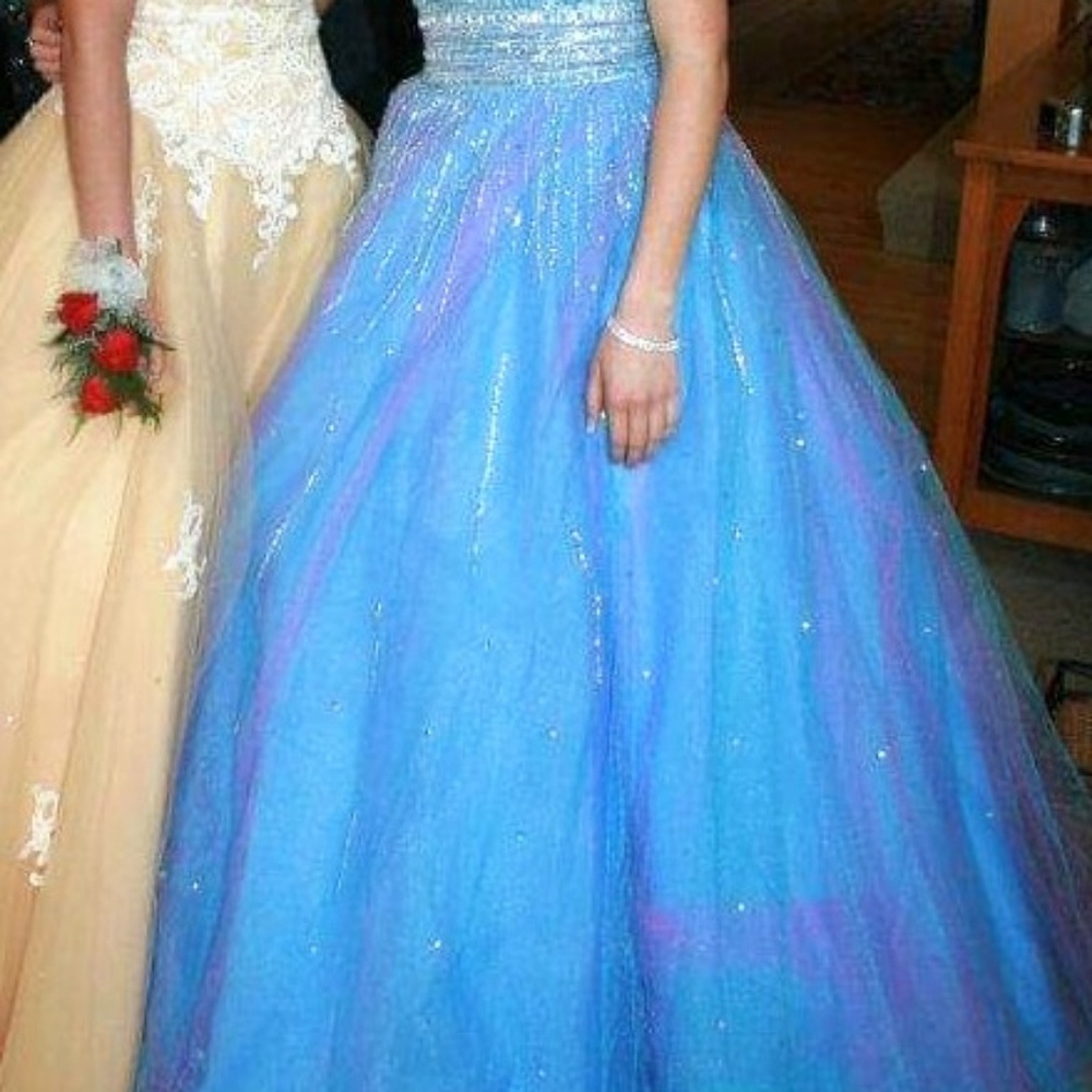 Prom dress - Picture 4 of 4